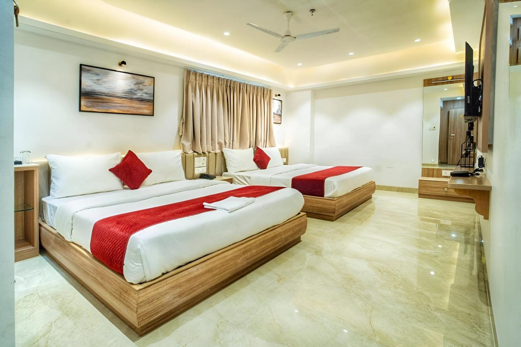 Hotel The Grand Murli 수라트 외부 사진